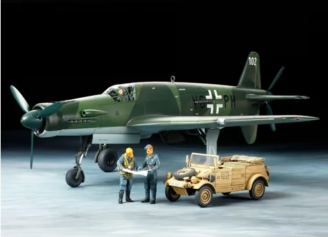 Tamiya 1/48 Dornier Do 335 Pfeil & Kubelwagen Type 82 Model Set