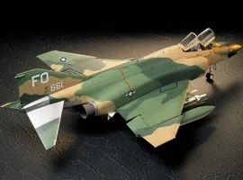 McDonnell F-4 C/D Phantom II Plastic Model
